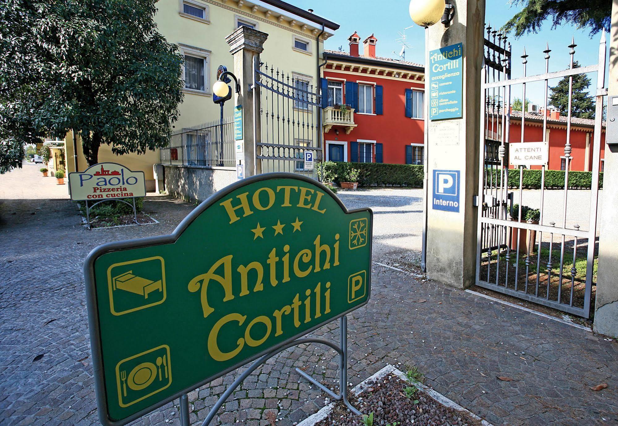 Hotel Antichi Cortili Dossobuono Exterior foto